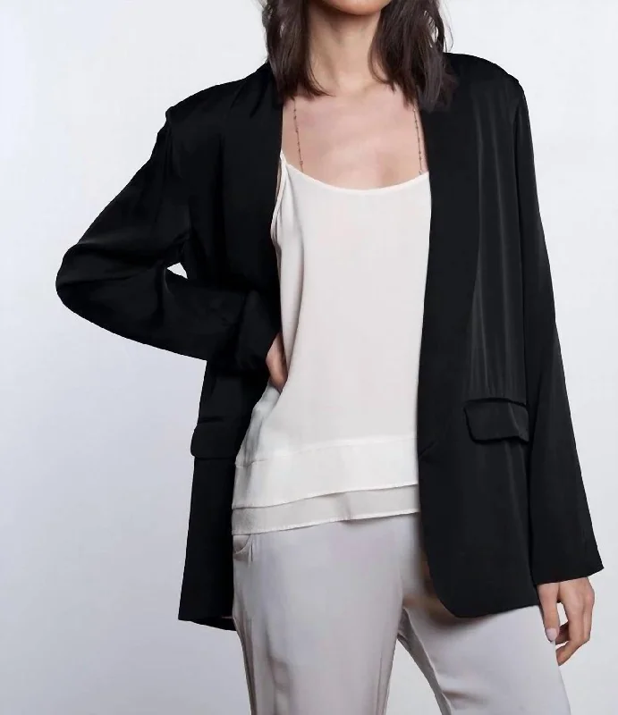 La Silk Blazer In Noir