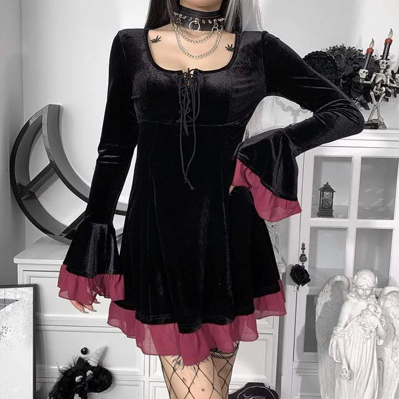 Women's Gothic Trumpet Sleeved Velet Dress